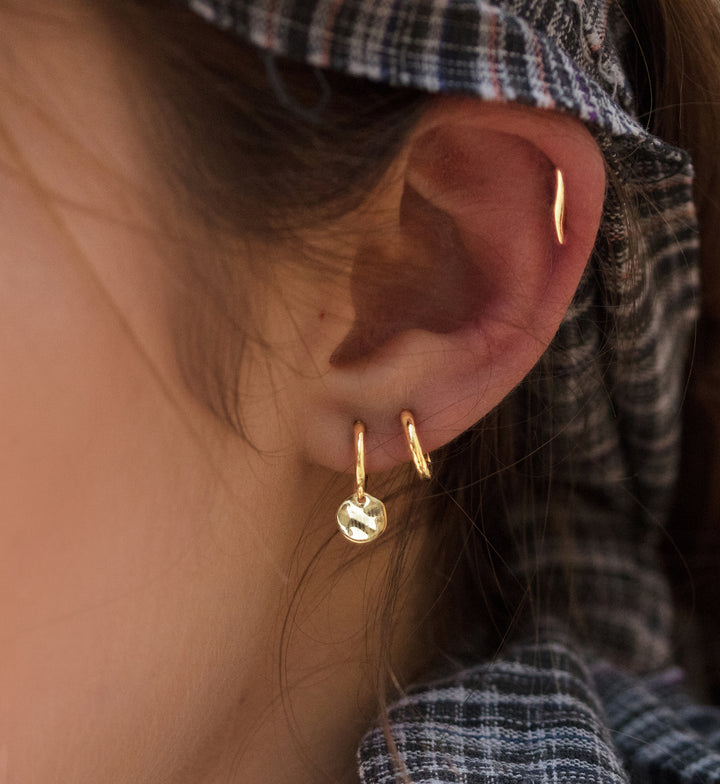 Siren Muse Disc Mini Huggie Earrings