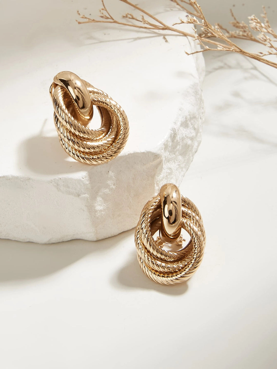 European & American Minimalist Twist Two-Layer Press Pattern Clip-On Earrings - Yellow Gold