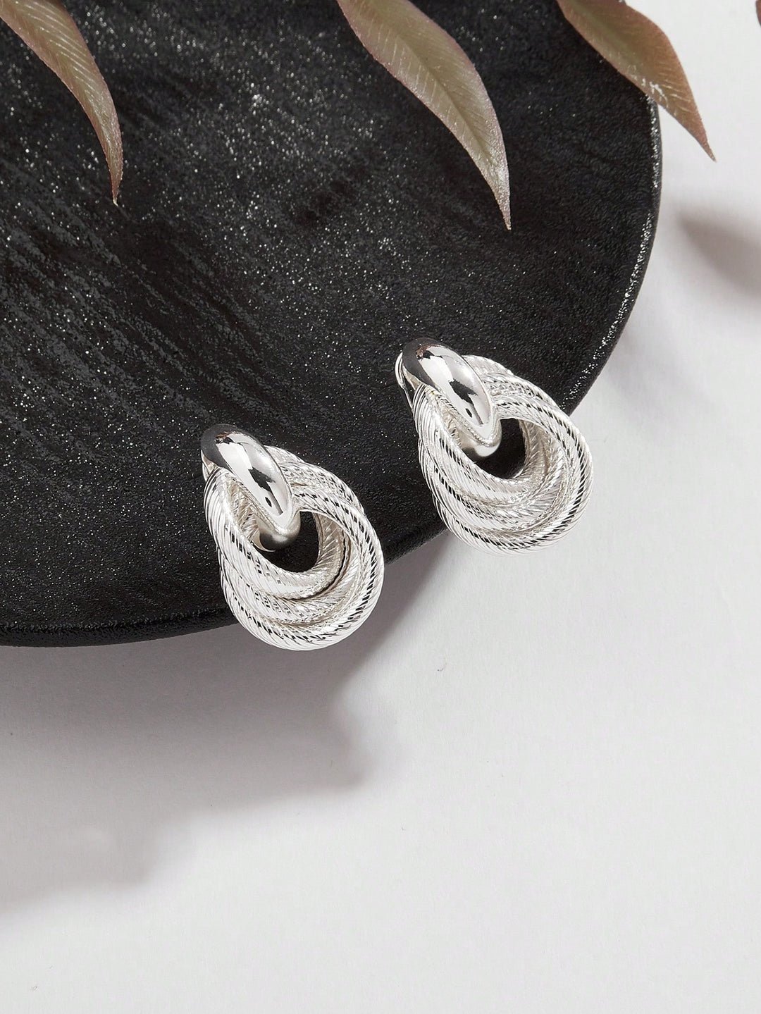 European & American Minimalist Twist Two-Layer Press Pattern Clip-On Earrings - Silver