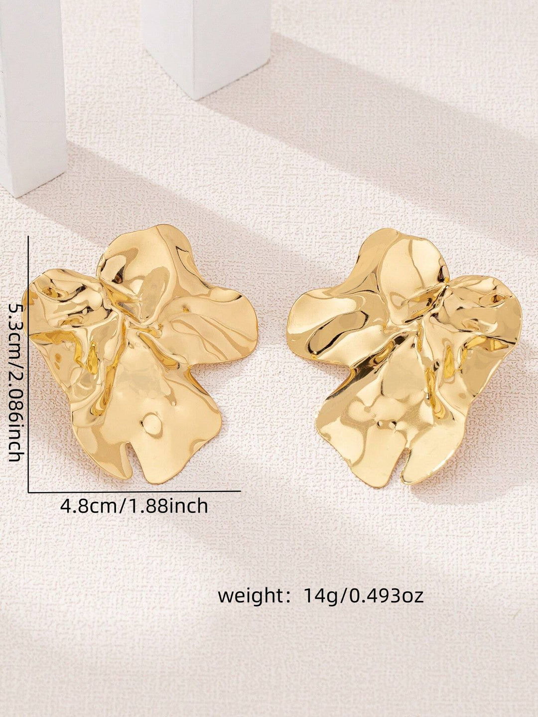 Geometric Chic Iron Stud Earrings for Women - Gold
