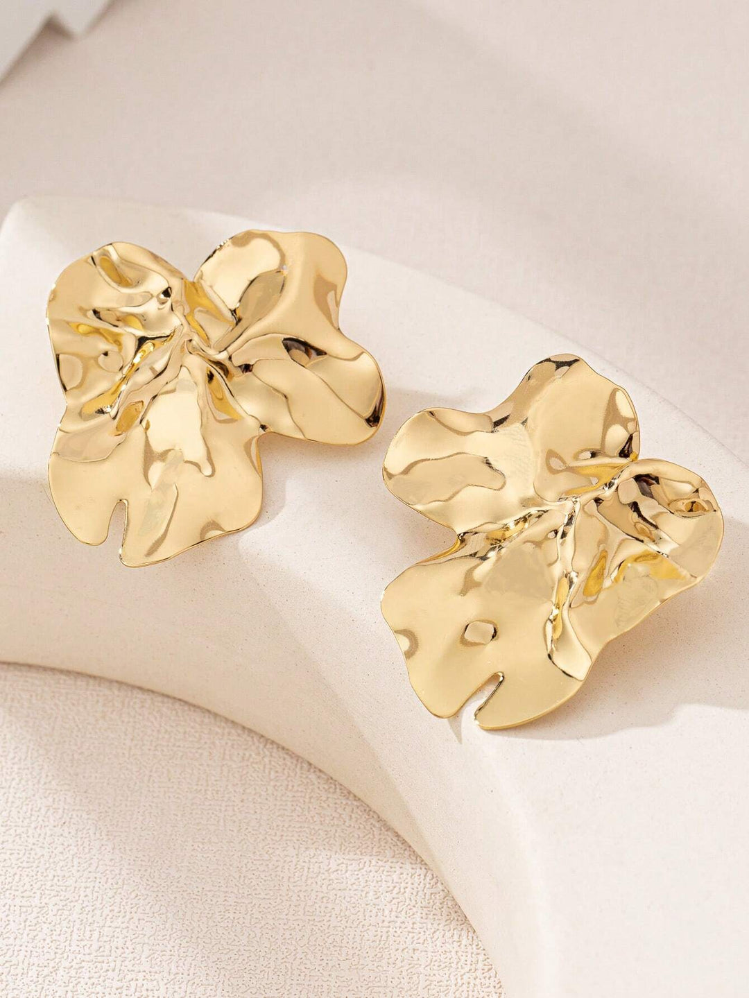Geometric Chic Iron Stud Earrings for Women - Gold