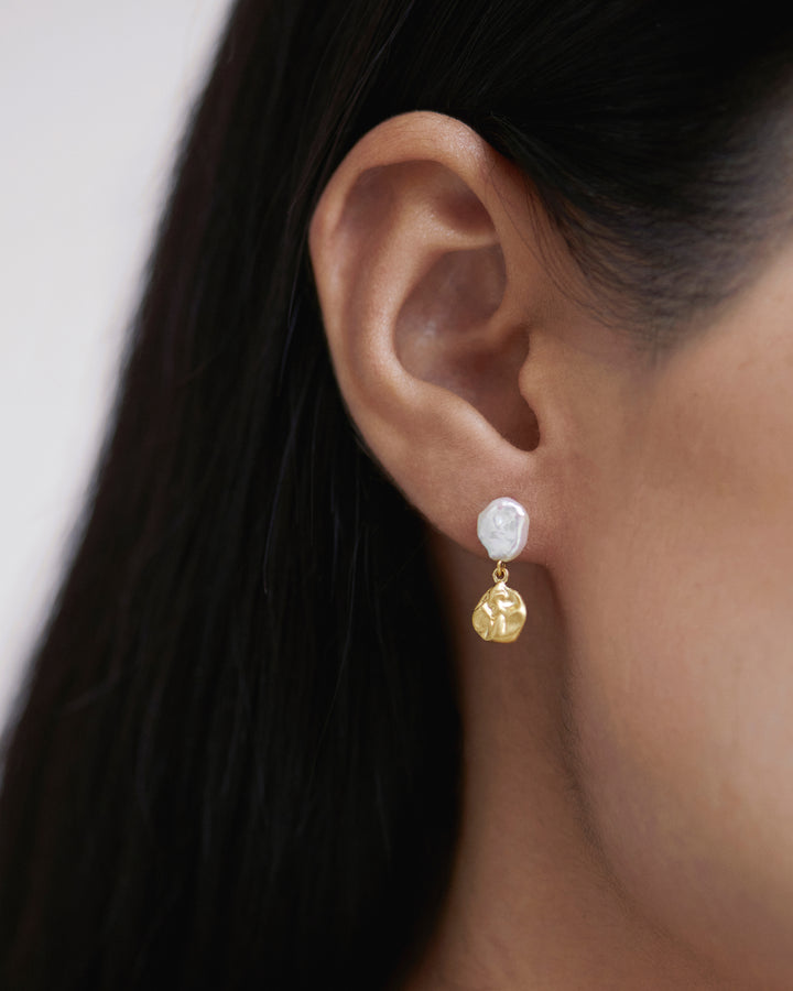 Amy Powney Keshi Pearl Small Drop Earrings