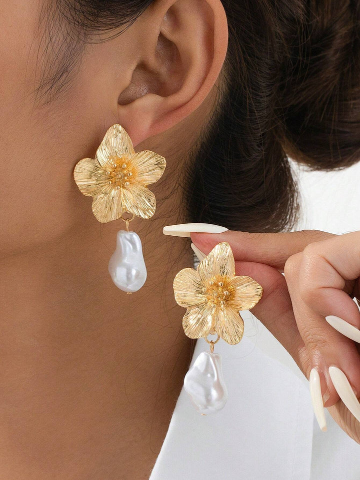 Floral Faux Pearl Stud Earrings - Golden Dopamine-Inspired