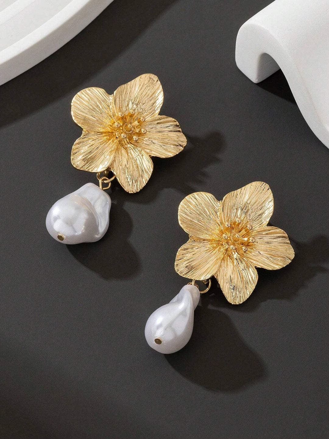 Floral Faux Pearl Stud Earrings - Golden Dopamine-Inspired