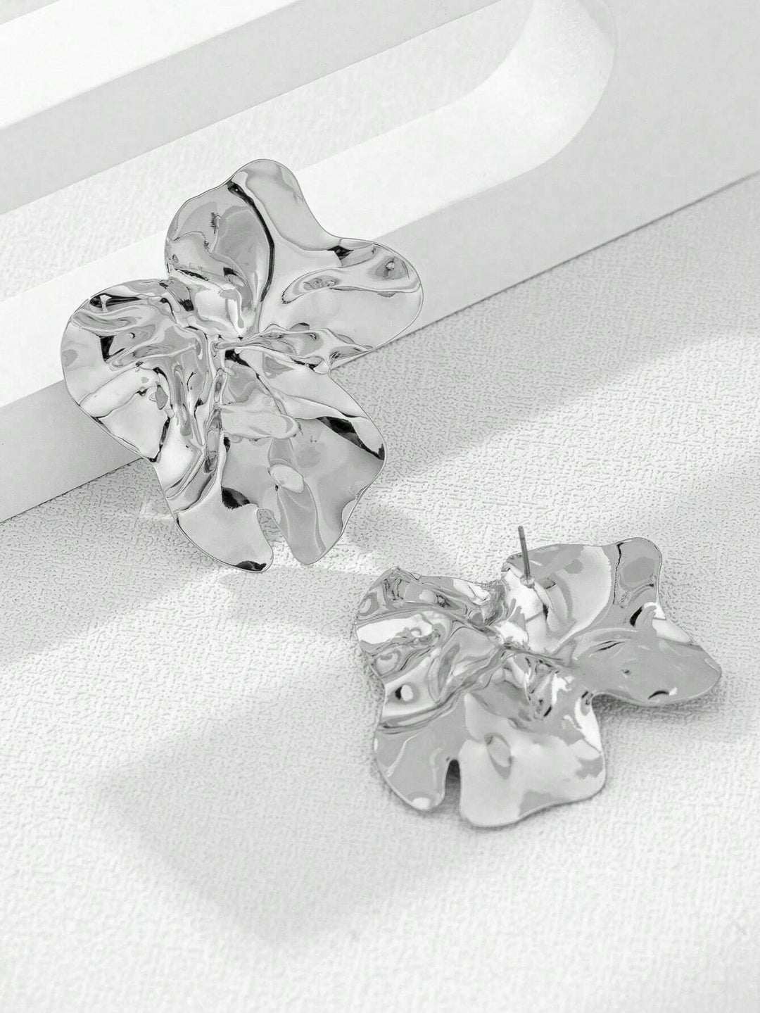 Geometric Chic Iron Stud Earrings for Women - Silver