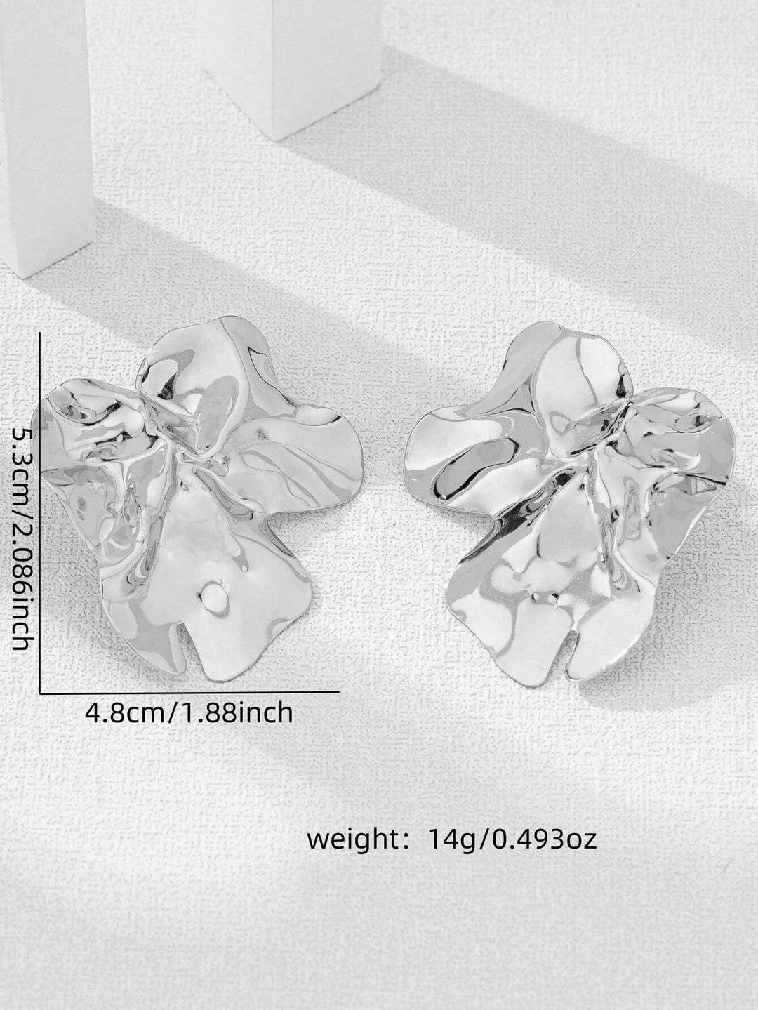 Geometric Chic Iron Stud Earrings for Women - Silver