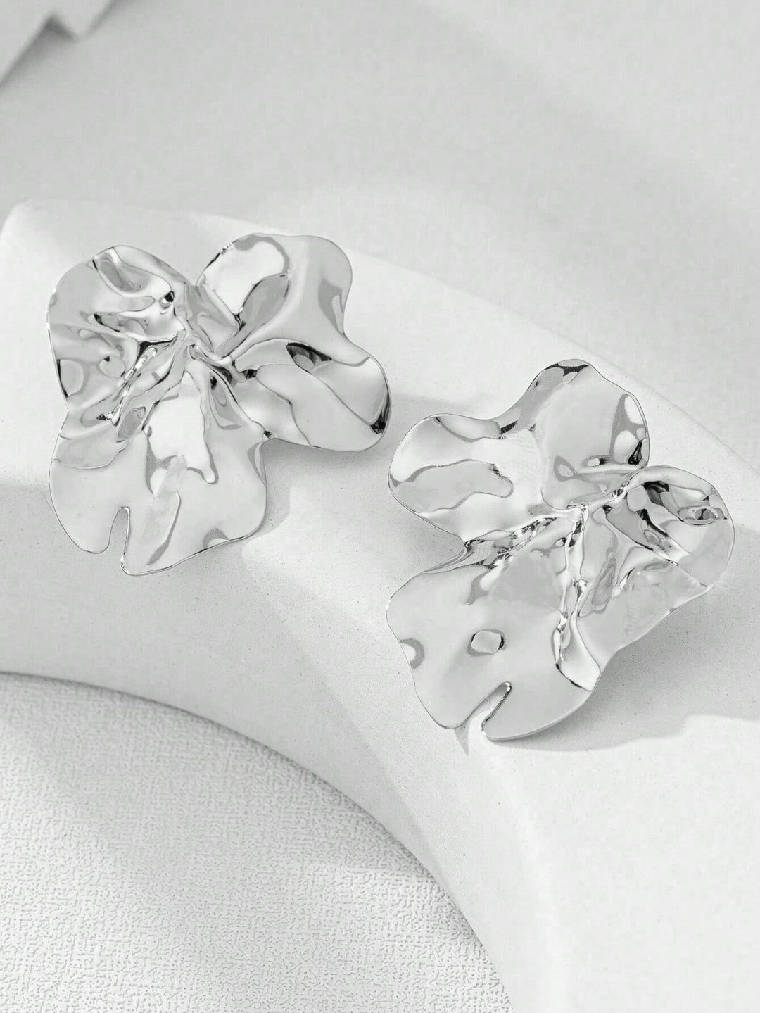 Geometric Chic Iron Stud Earrings for Women - Silver