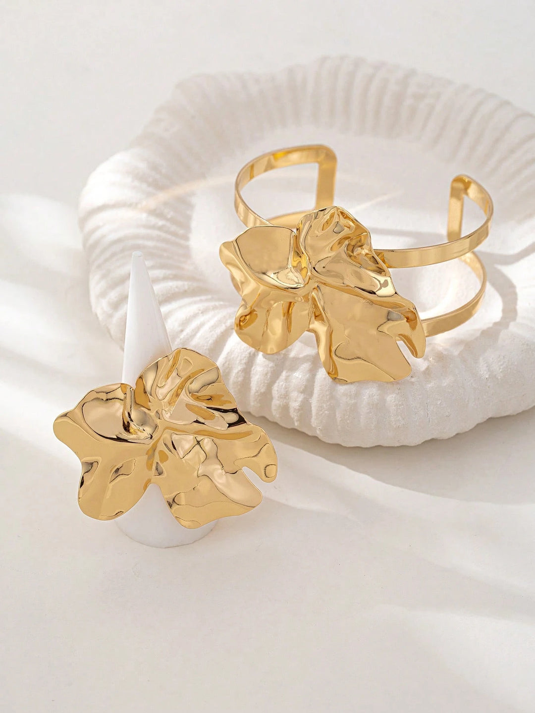 Elegant 4-Petal Bracelet & Ring Set for Women - Minimalist Everyday Jewelry