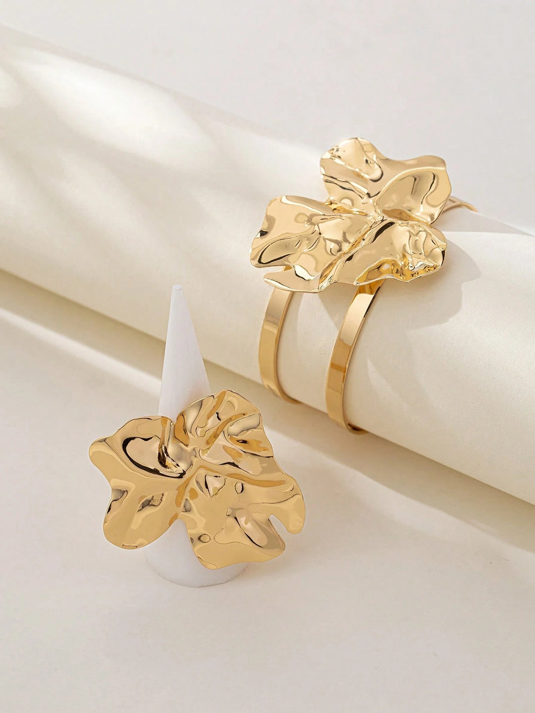Elegant 4-Petal Bracelet & Ring Set for Women - Minimalist Everyday Jewelry