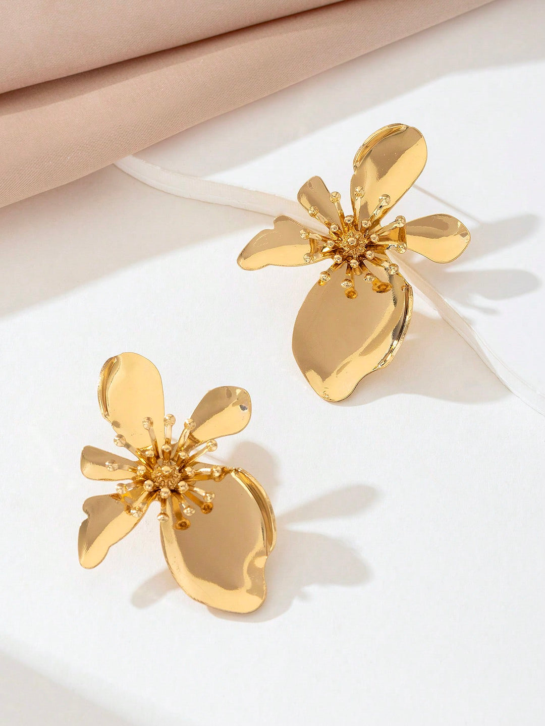 Retro Urban Gold-Plated Asymmetrical Floral Stud Earrings for Women