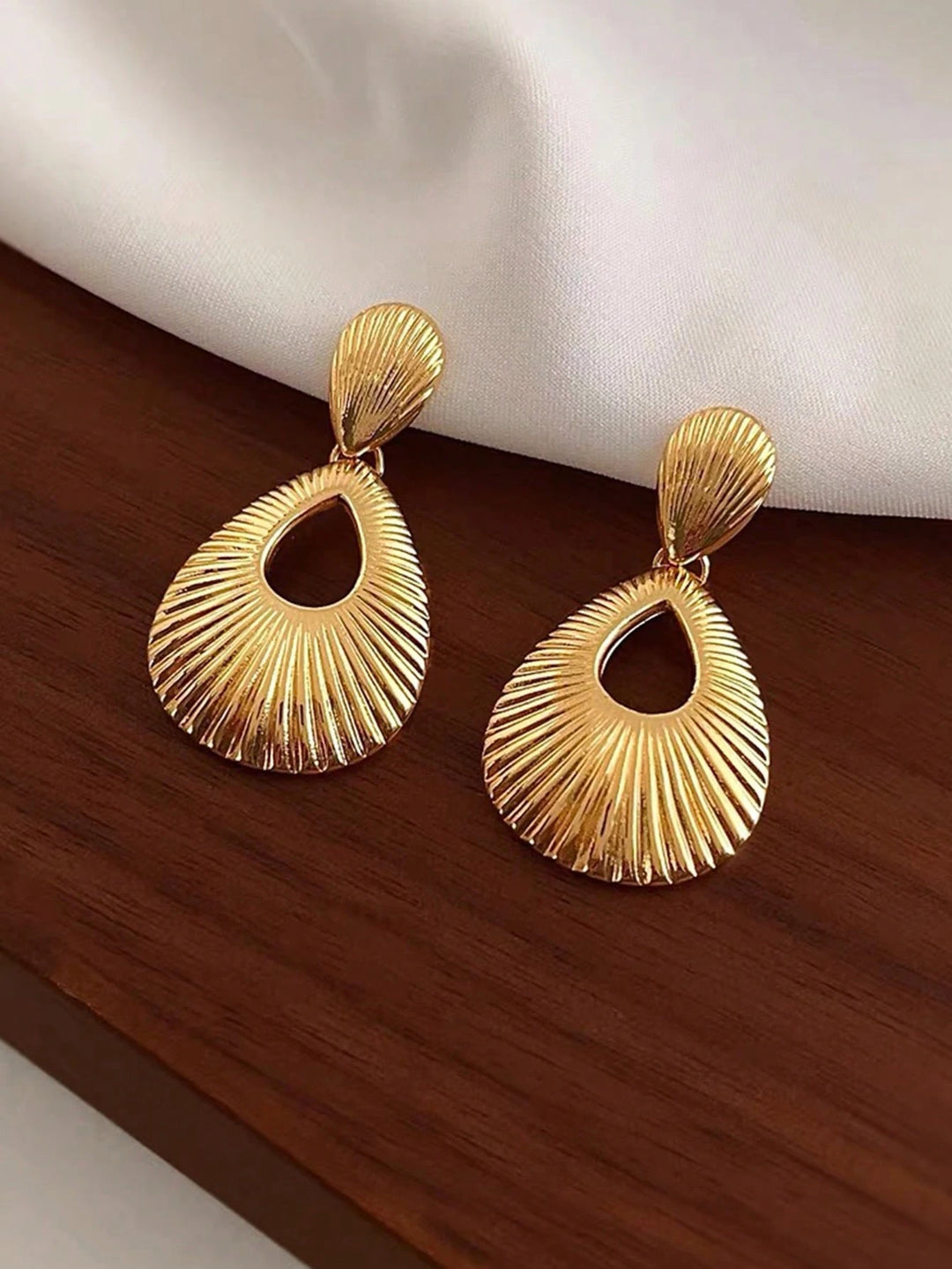 Minimalist French Geometric Earrings – Fashionable Luxury Jewelry for Women