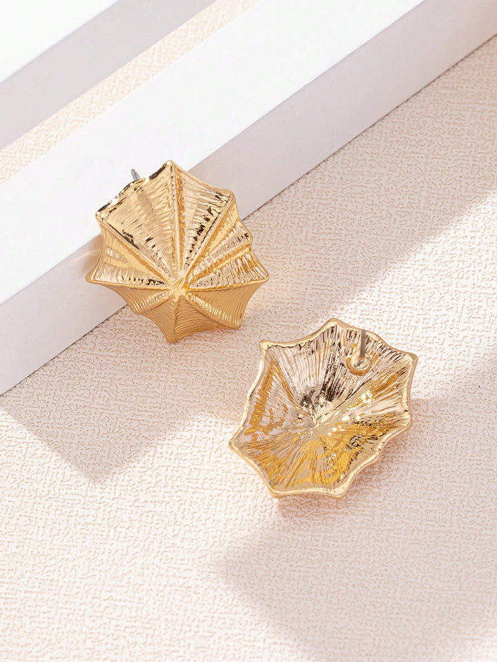 Geometric Starburst Design Stud Earrings for Women