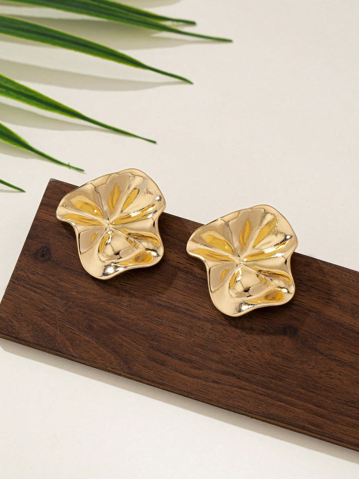 4-Petal Floral Metal Stud Earrings, Chic Geometric Design
