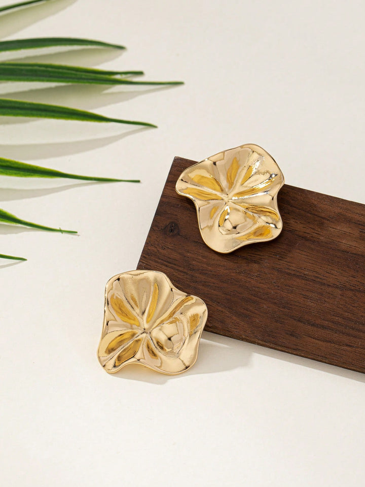 4-Petal Floral Metal Stud Earrings, Chic Geometric Design