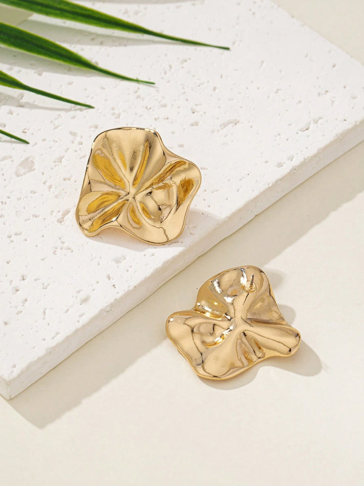 4-Petal Floral Metal Stud Earrings, Chic Geometric Design