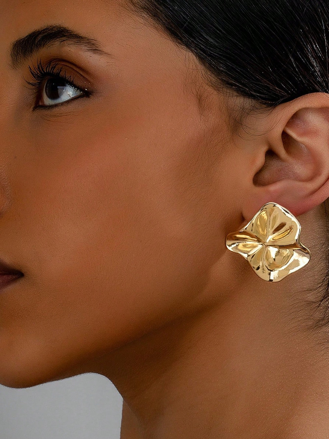 4-Petal Floral Metal Stud Earrings, Chic Geometric Design