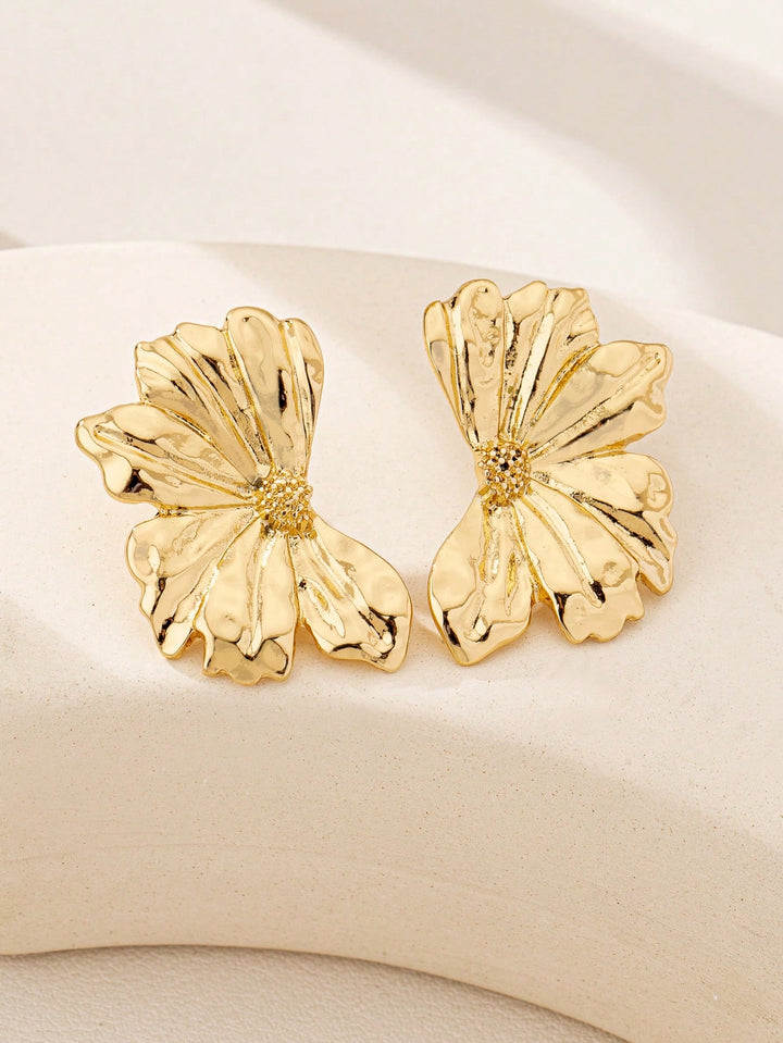 Chic Floral Petal Design Metal Stud Earrings