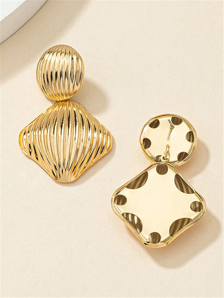 Vintage Exaggerated Textured Metal Stud Earrings – Bold & Elegant Statement Jewelry