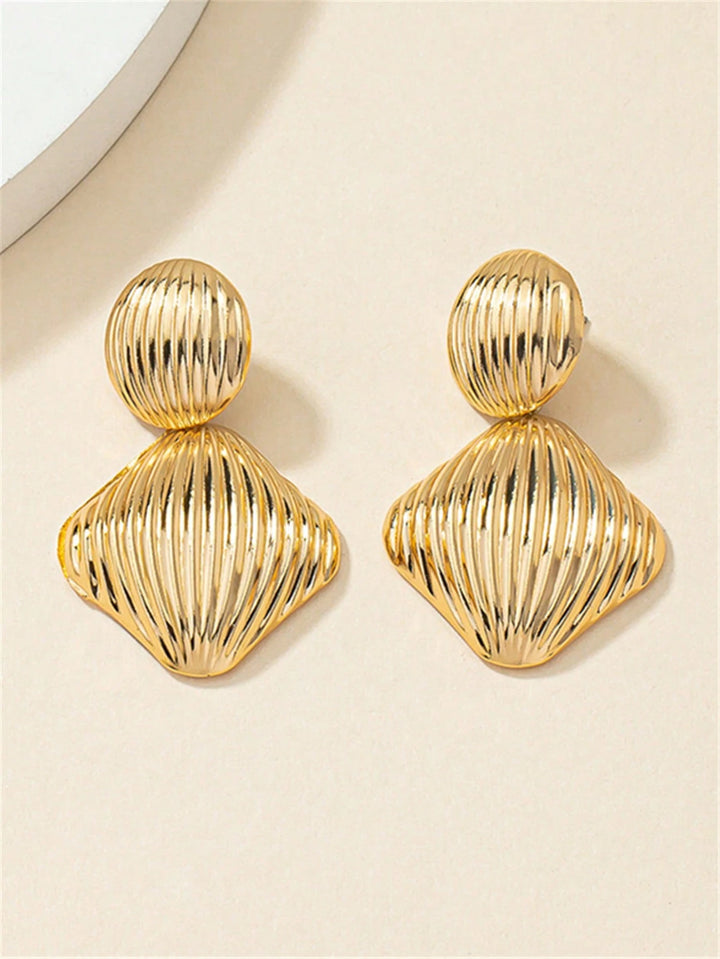 Vintage Exaggerated Textured Metal Stud Earrings – Bold & Elegant Statement Jewelry