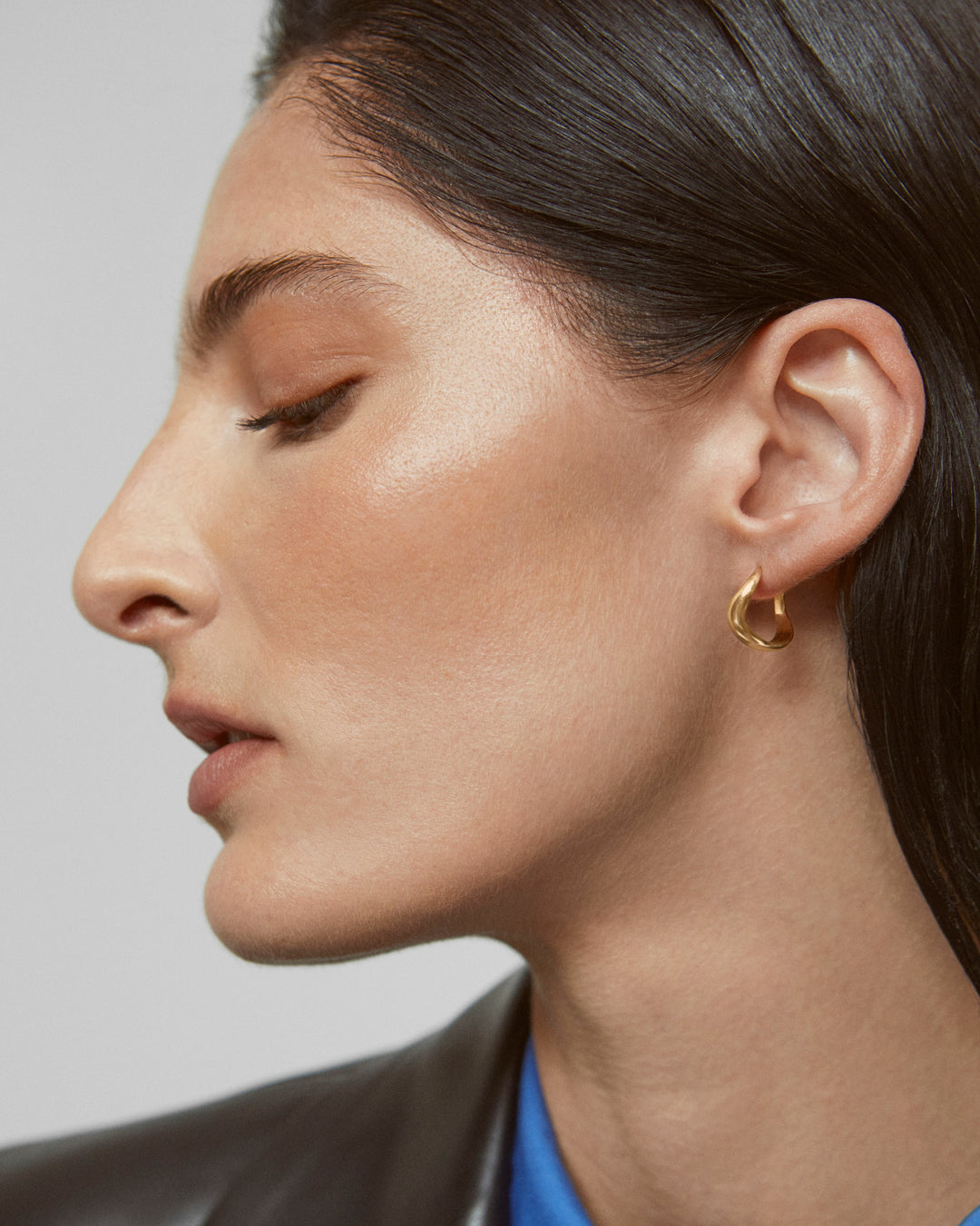 Swirl Medium Hoop Earrings