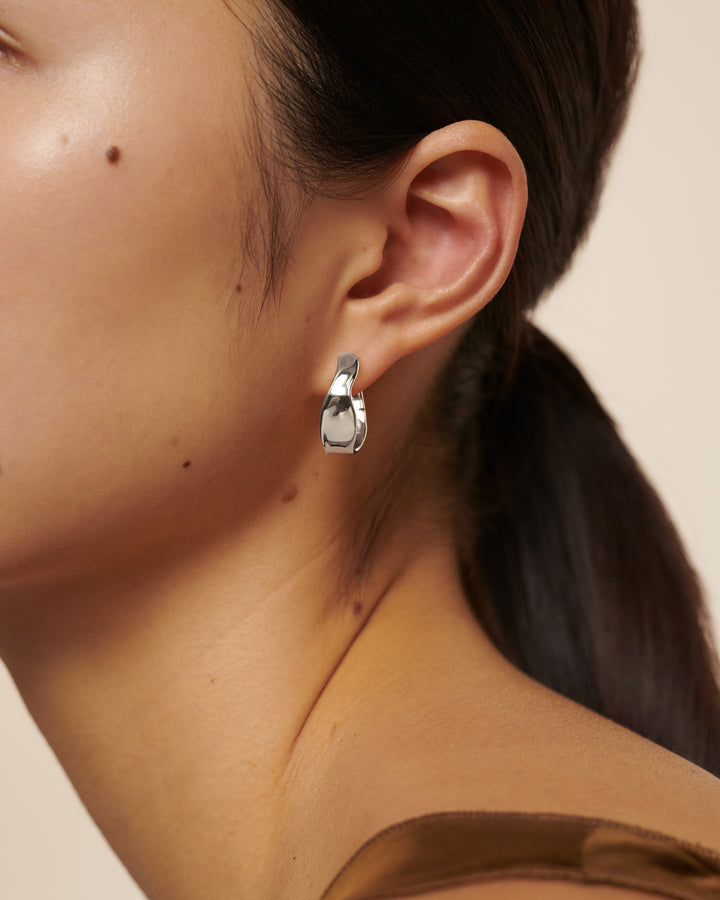 Wave Medium Hoop Earrings