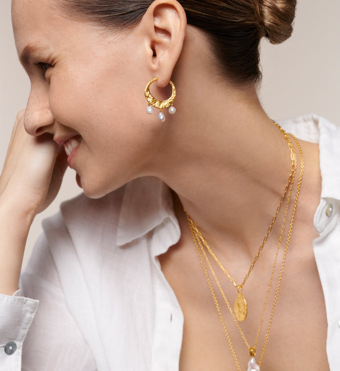 Capri Baroque Pearl Medium Hoop Earrings