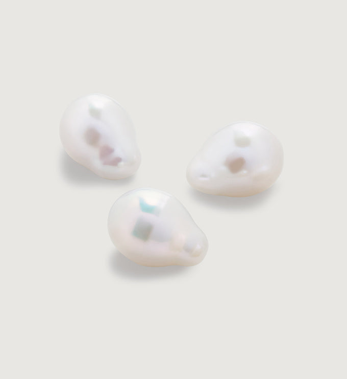 Capri Baroque Pearl Medium Hoop Earrings