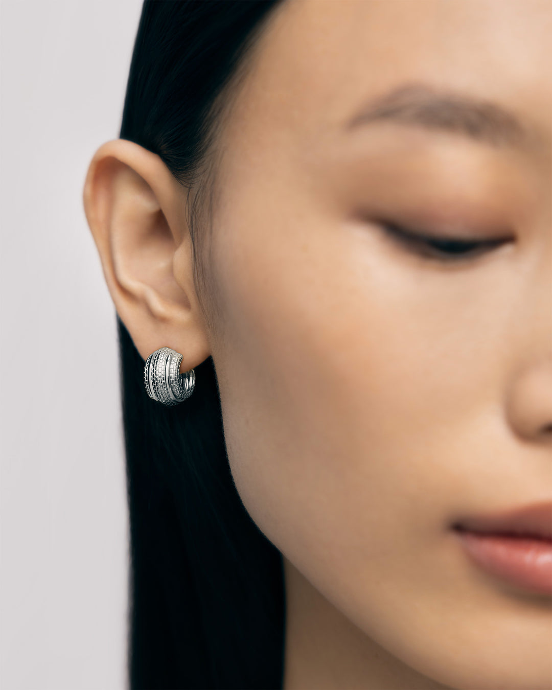 Heirloom Bold Small Hoop Earrings