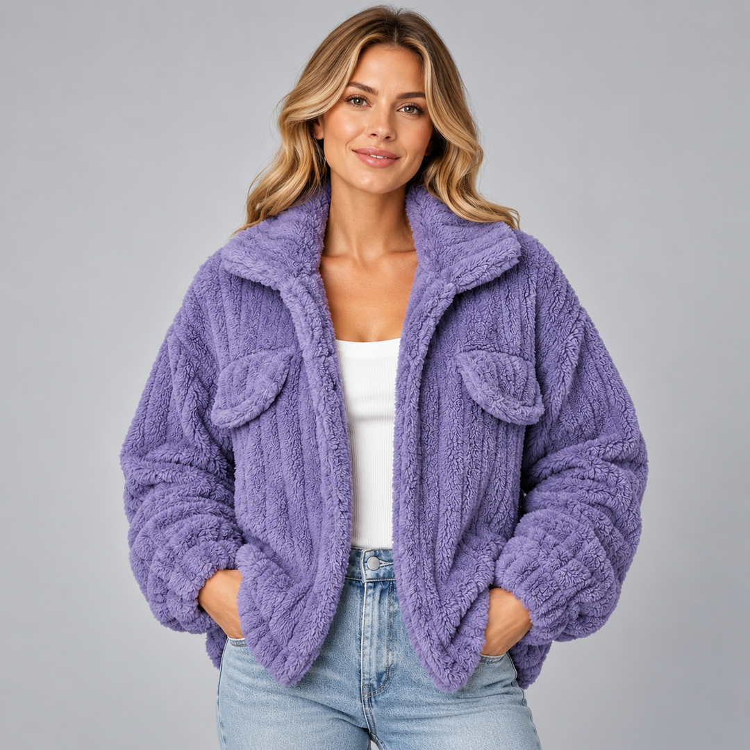 Dame teddyjakke med oversized pasform og brystlommer