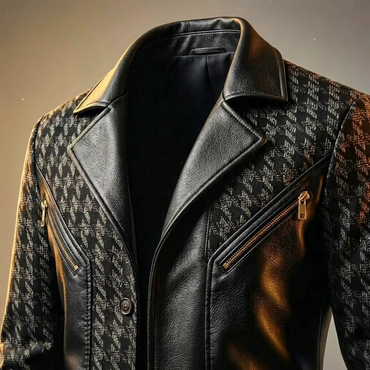 Detalje af læderrevers og guldfarvet lynlås på blazer herre