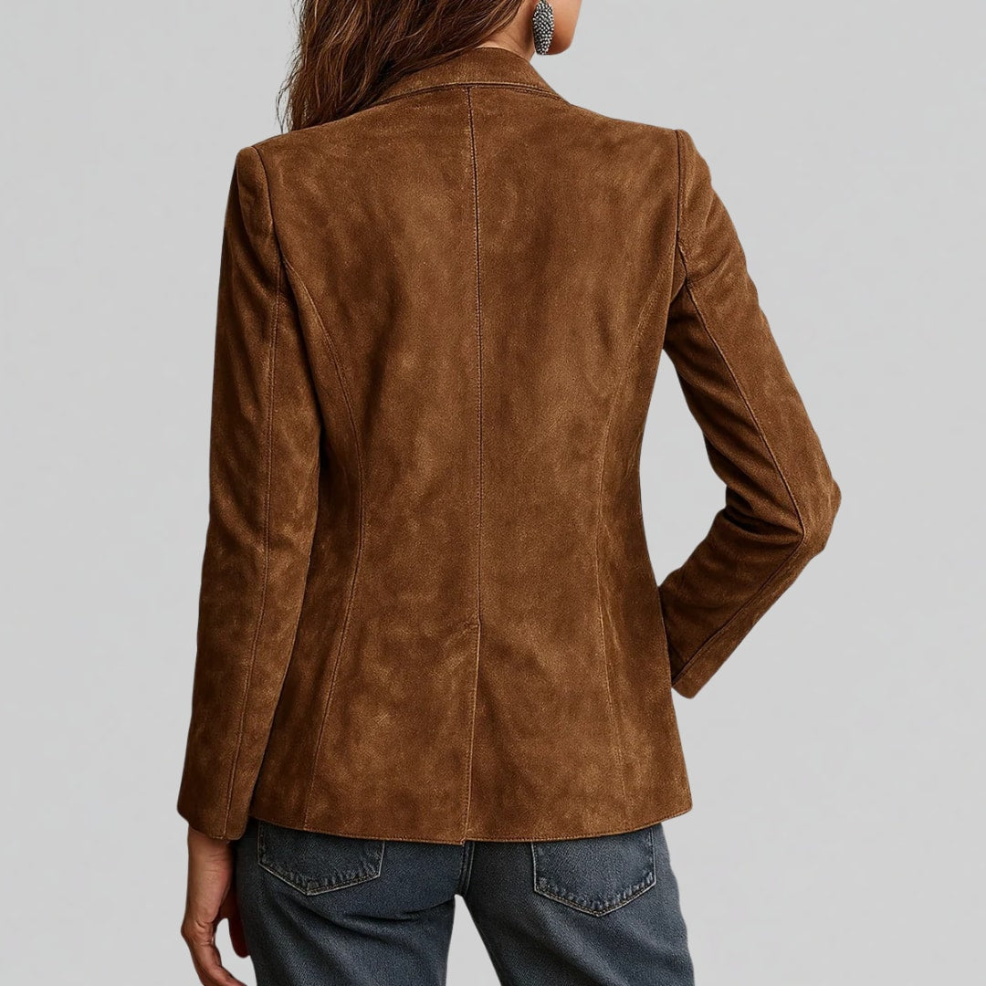 Brun blazer dame i ruskindslook set bagfra