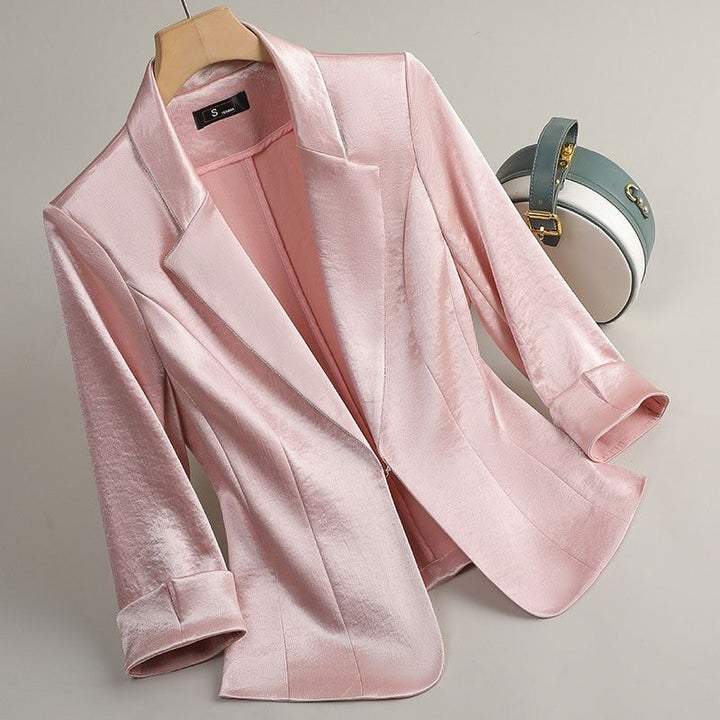 Rosa blazer dame i satin med omslag på ærmerne