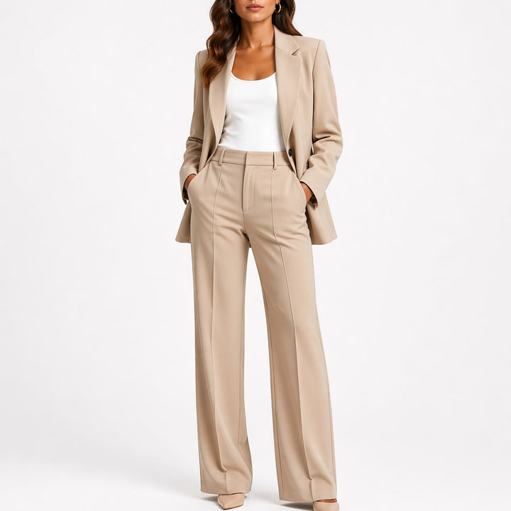 Beige habit dame med blazer og bukser med lige ben
