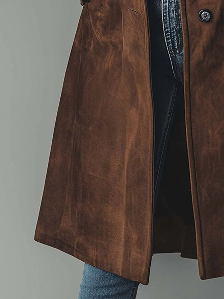 Halvlang trenchcoat dame i ruskind med knapper – Brun