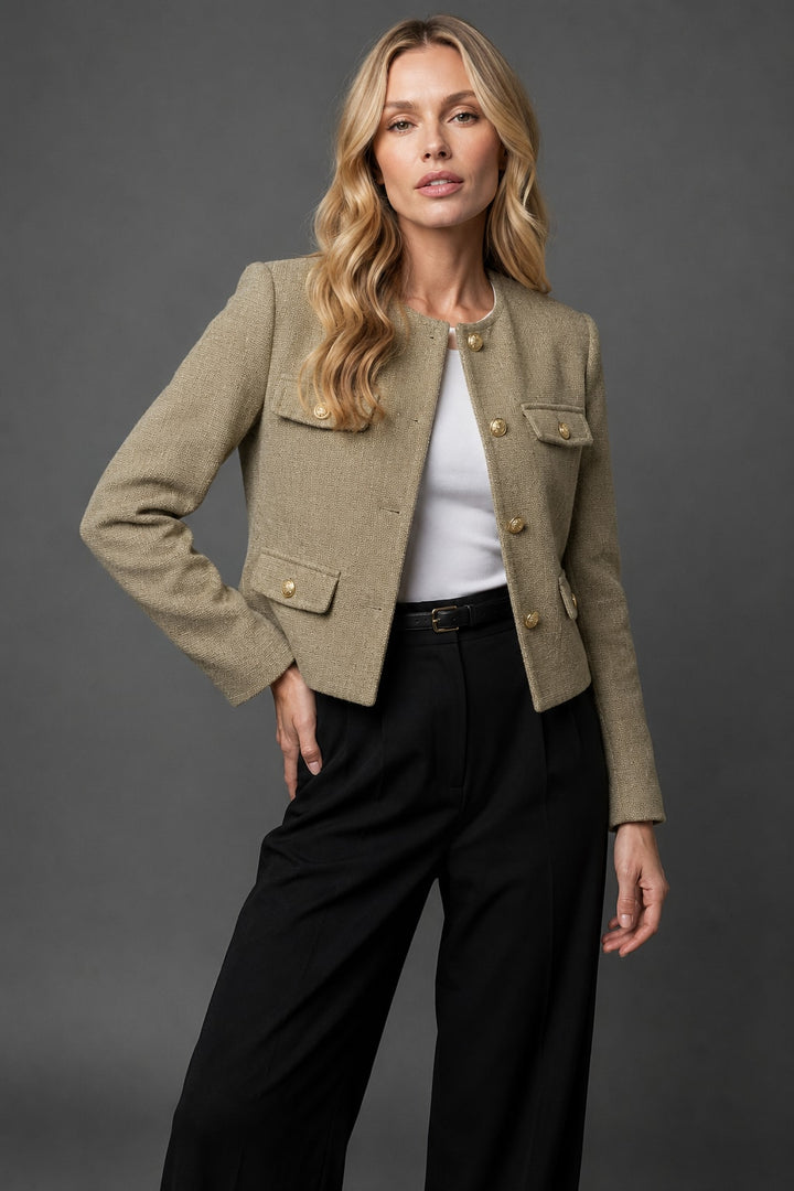 Kort tweed blazer til damer med guldknapper