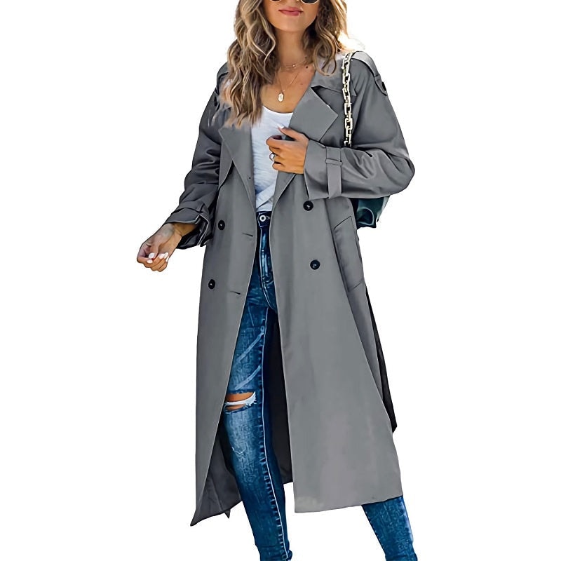 Grå lang trenchcoat dame med dobbeltradet lukning
