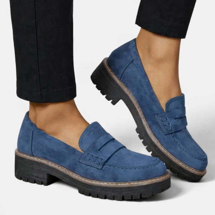 Loafers dame i ruskindslook med kraftig sål