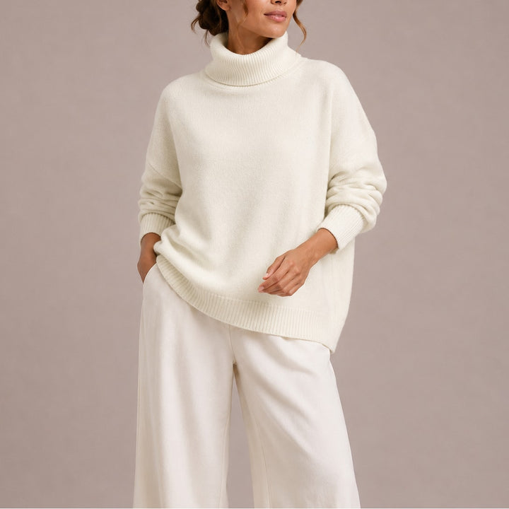 Hvid oversized striktrøje dame med rullekrave
