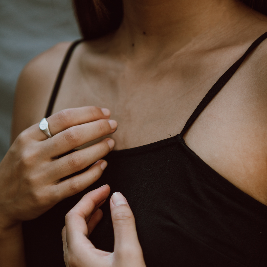 ROUND SIGNET RING