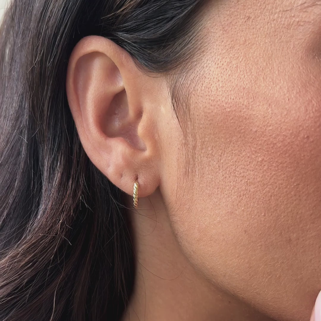 Twist Huggie Earrings 14k Gold - Clemence