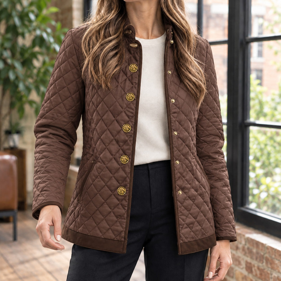 Quiltet jakke dame med brune kanter og guldfarvede knapper
