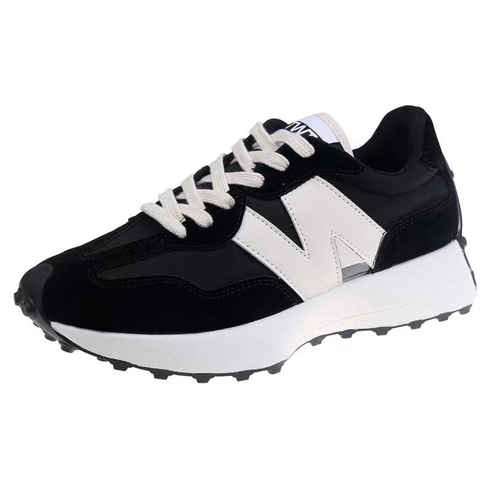 Sneakers dame med tyk sål og snørebånd i ruskind og mesh