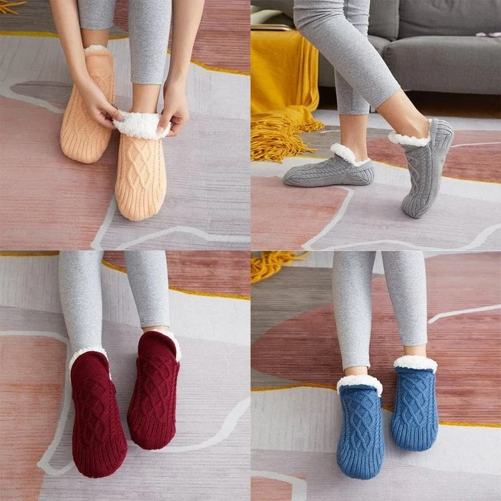 Calzini con interno in teddy in albicocca, grigio, rosso e blu