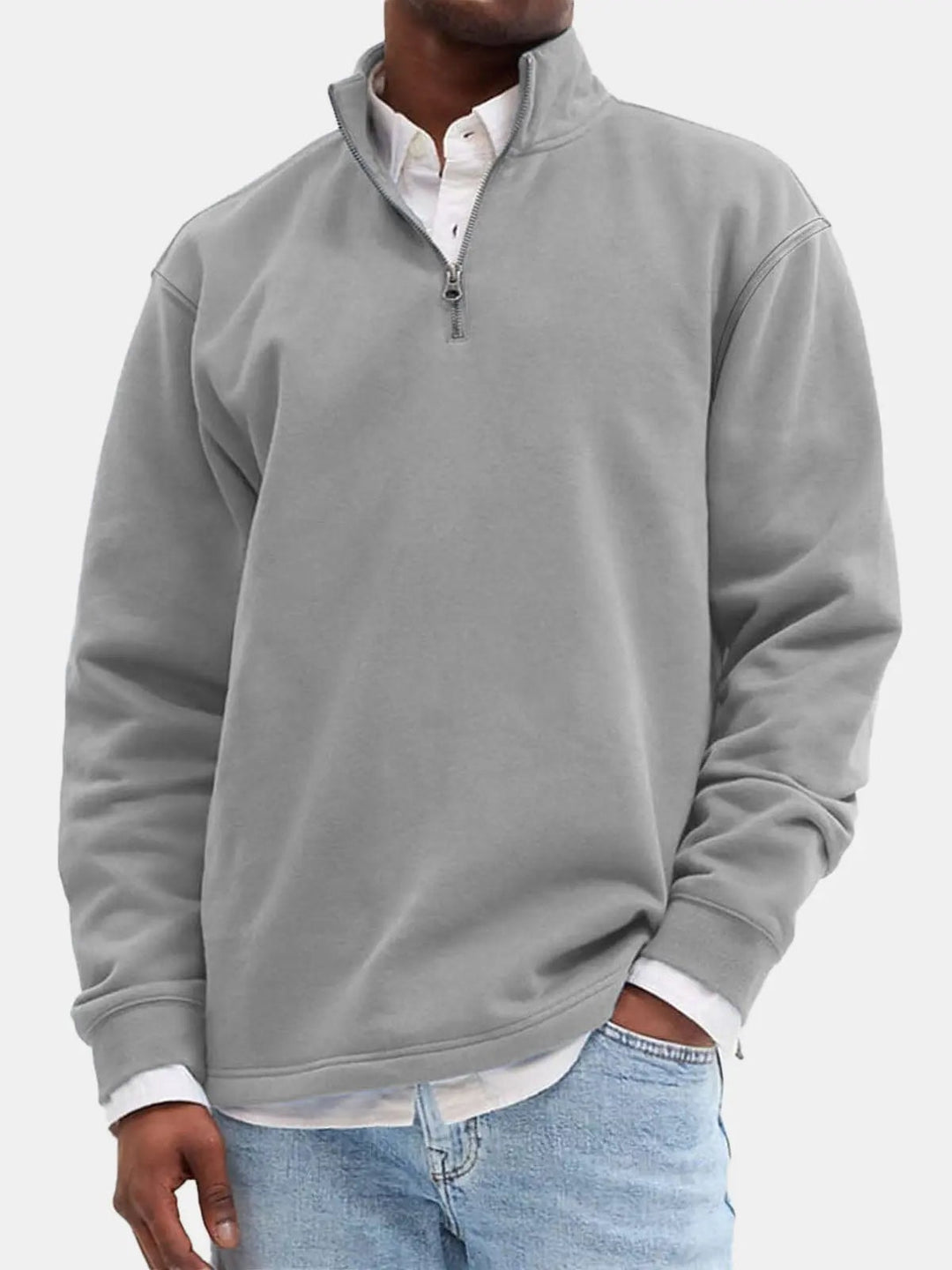 Grå sweatshirt herre med half zip og opretstående krave